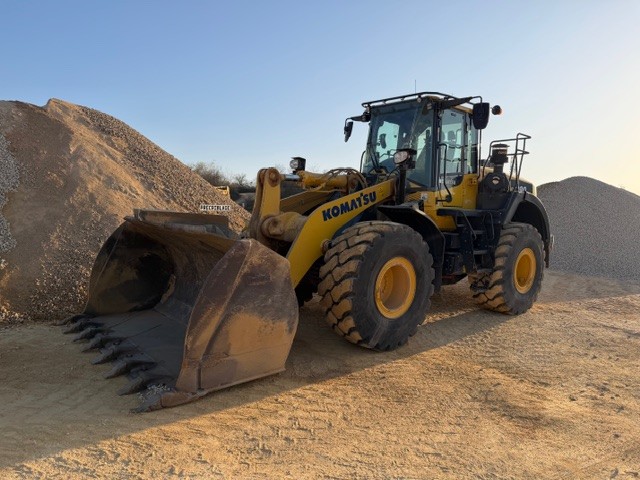 Chargeuse sur pneus KOMATSU type WA380-8E0