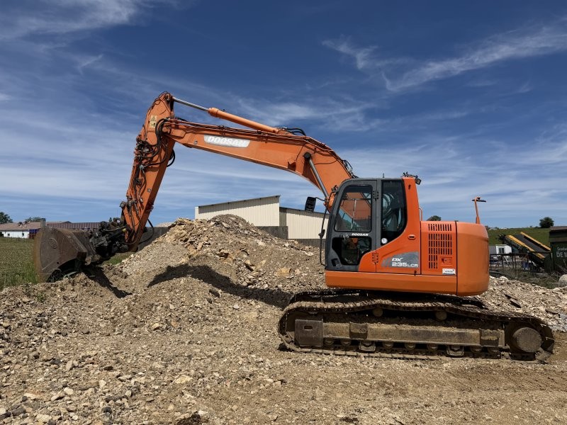 Pelle sur chenilles DOOSAN type DX235LCR
