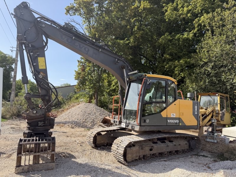 Pelle sur chenilles VOLVO type EC140EL