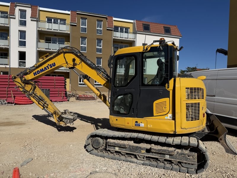 Mini-pelle KOMATSU type PC88MR-11