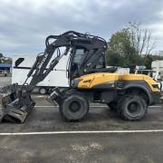 Pelle à pneus MECALAC type 12 MTX
