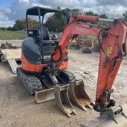 Mini-pelle HITACHI type ZX22-U2